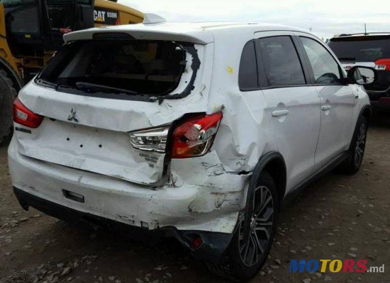 2016' Mitsubishi Outlander photo #1