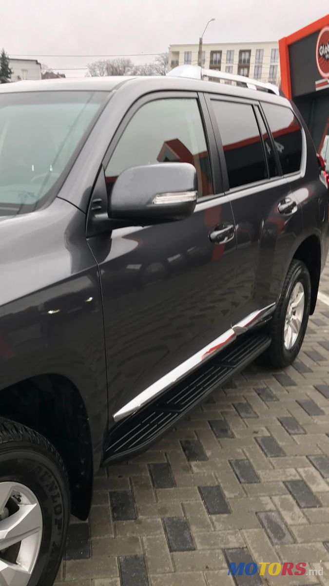 2023' Toyota Land Cruiser Prado photo #3