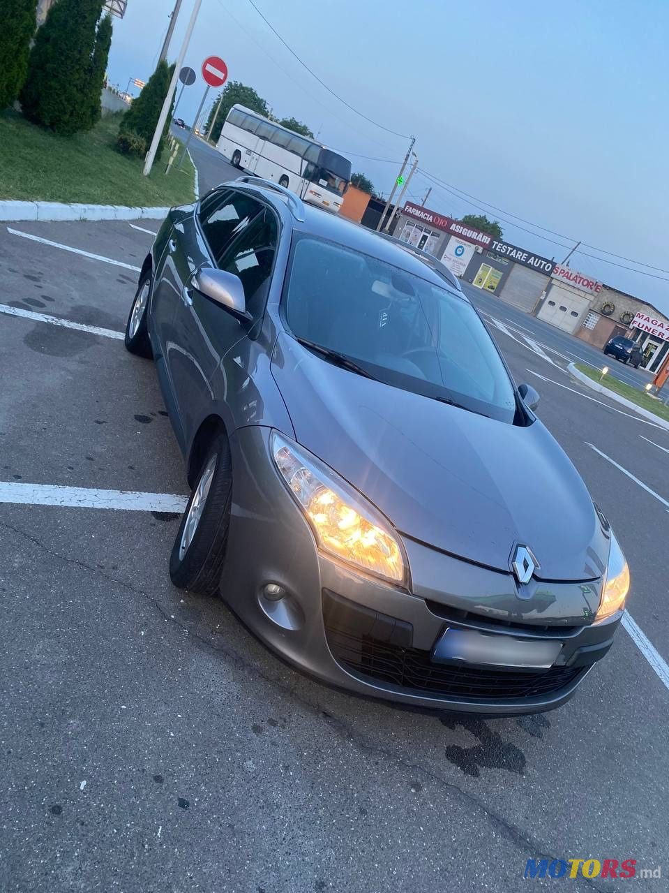 2012' Renault Megane photo #2