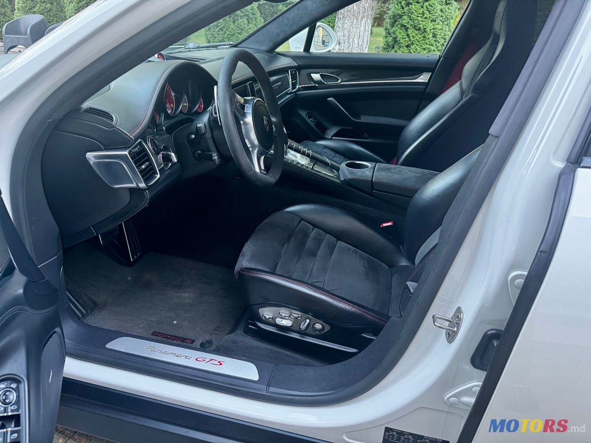 2012' Porsche Panamera photo #3