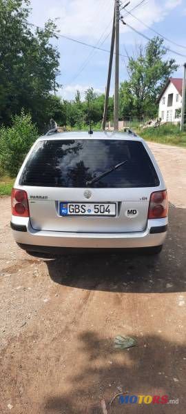 2004' Volkswagen Passat photo #2