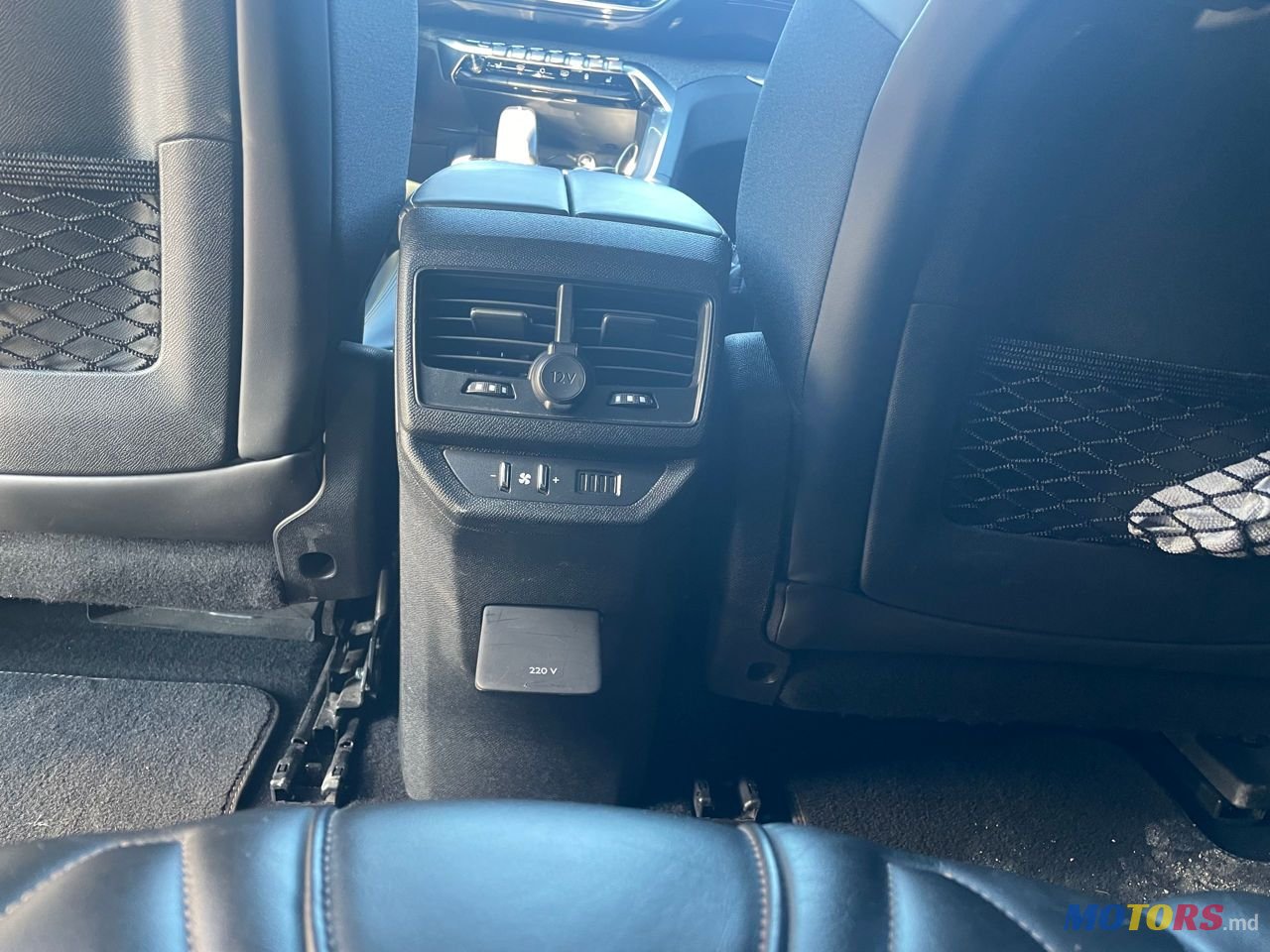 2018' Peugeot 5008 photo #5