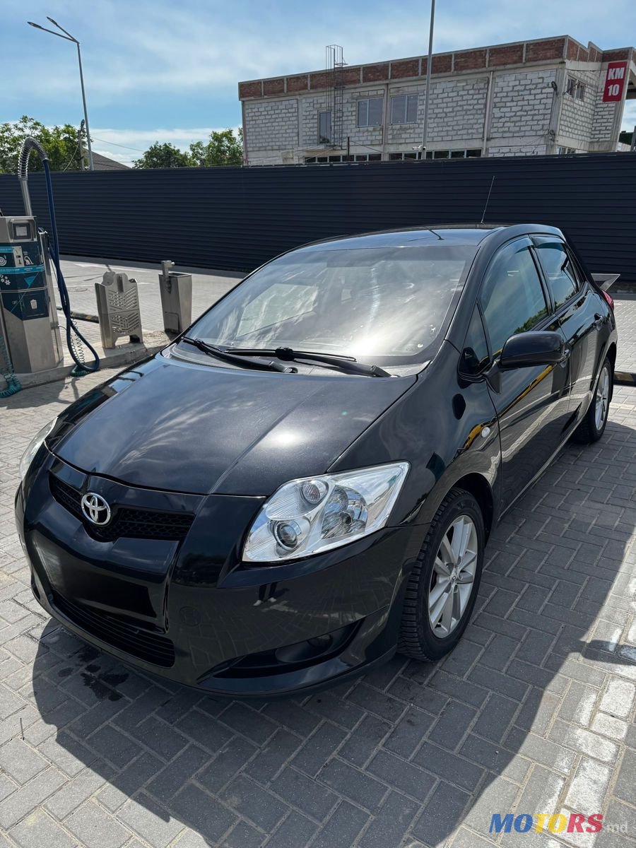 2008' Toyota Auris photo #2