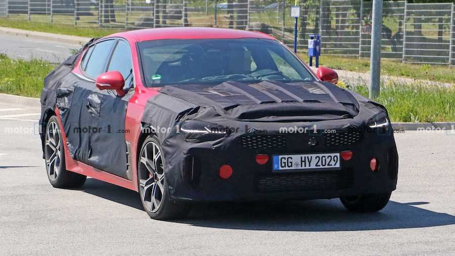 2021 Kia Stinger GT Facelift Spied Not Willing To Reveal Much