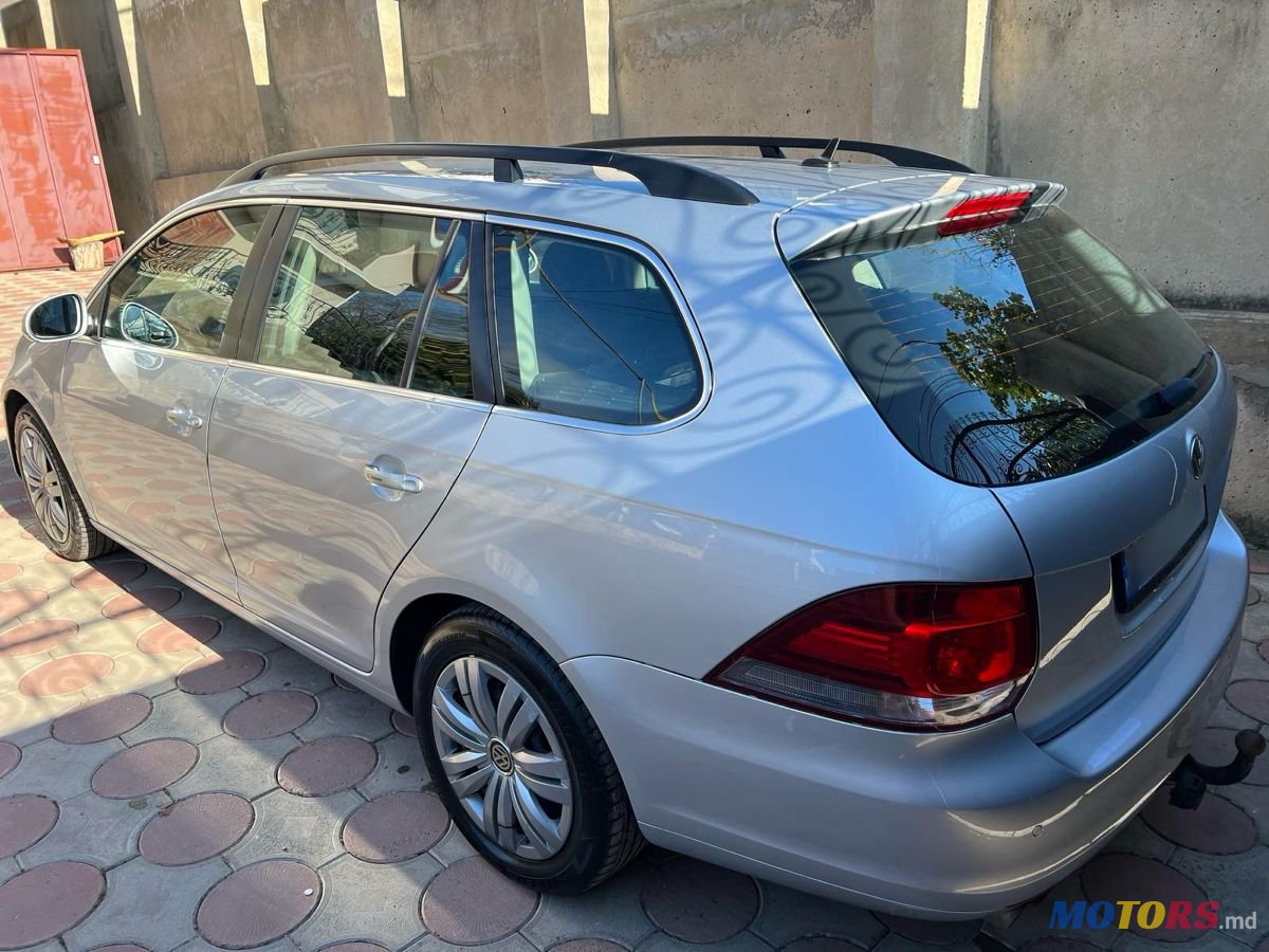 2012' Volkswagen Golf photo #4