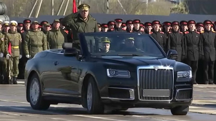 Russia’s Stately Aurus Convertible Loses Camo For Military Parade