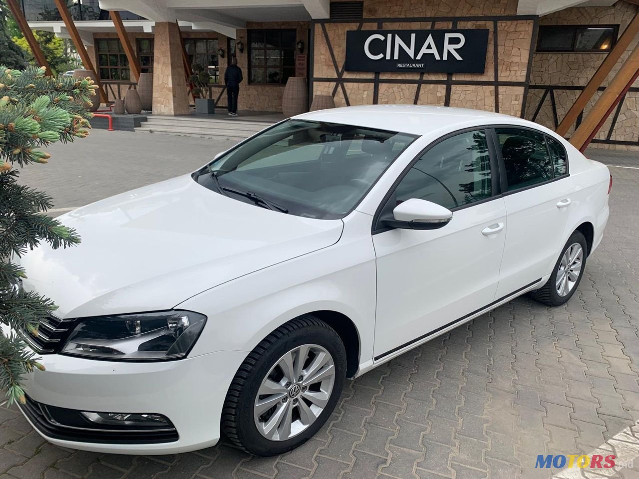 2013' Volkswagen Passat photo #1