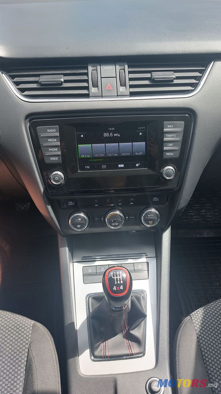 2013' Skoda Octavia photo #2