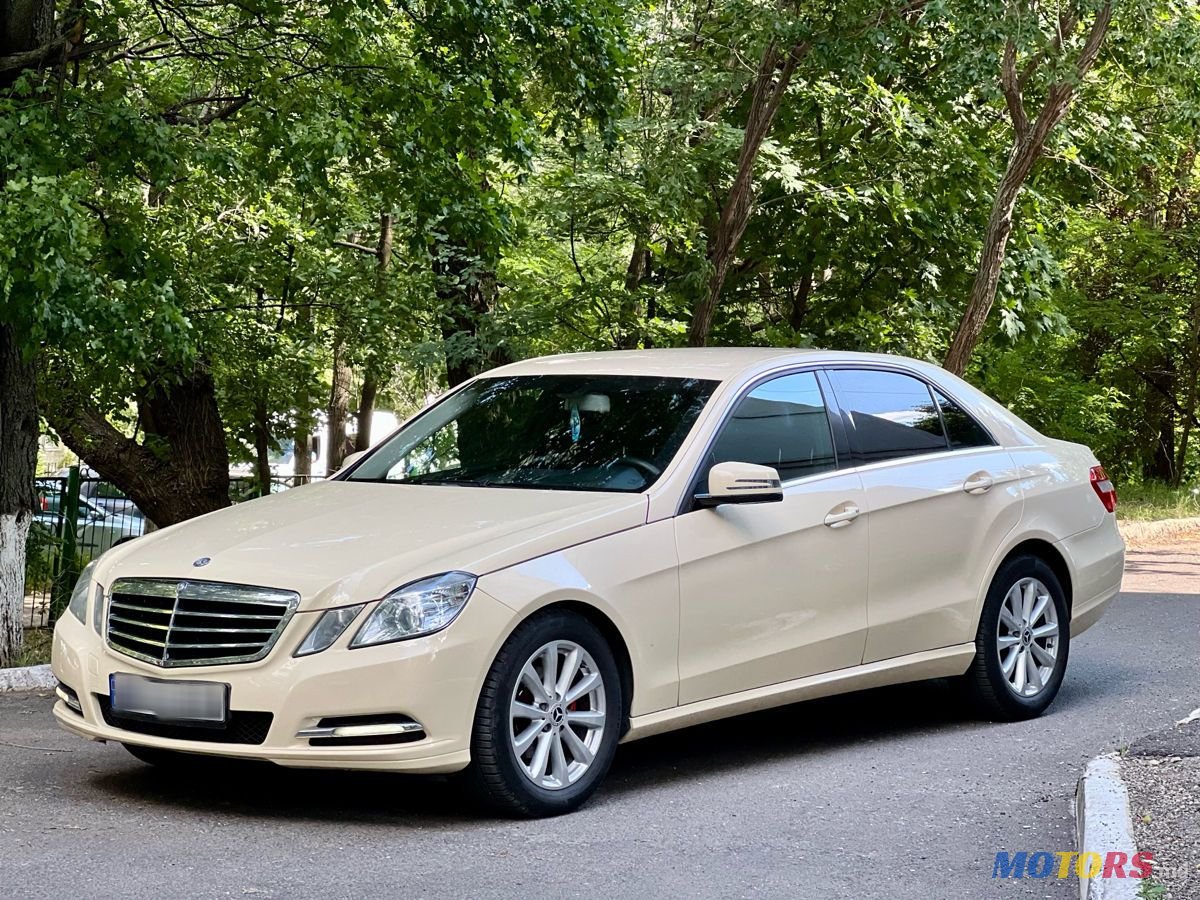 2013' Mercedes-Benz E-Class photo #2