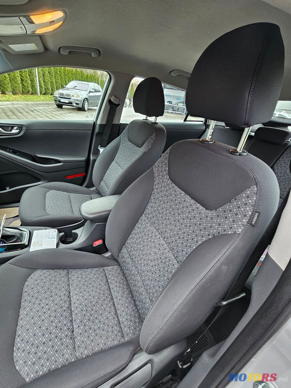 2018' Hyundai Ioniq photo #5