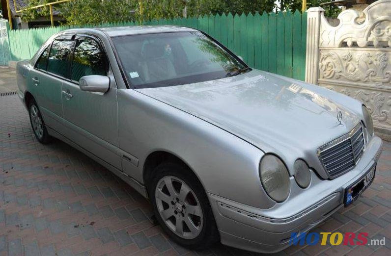 2002' Mercedes-Benz E photo #1
