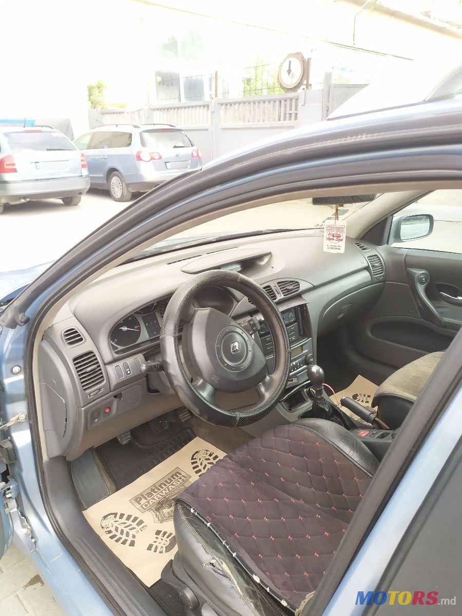 2004' Renault Laguna photo #2