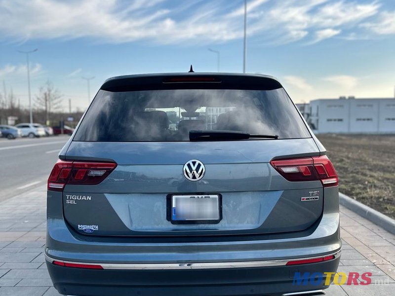 2018' Volkswagen Tiguan photo #4