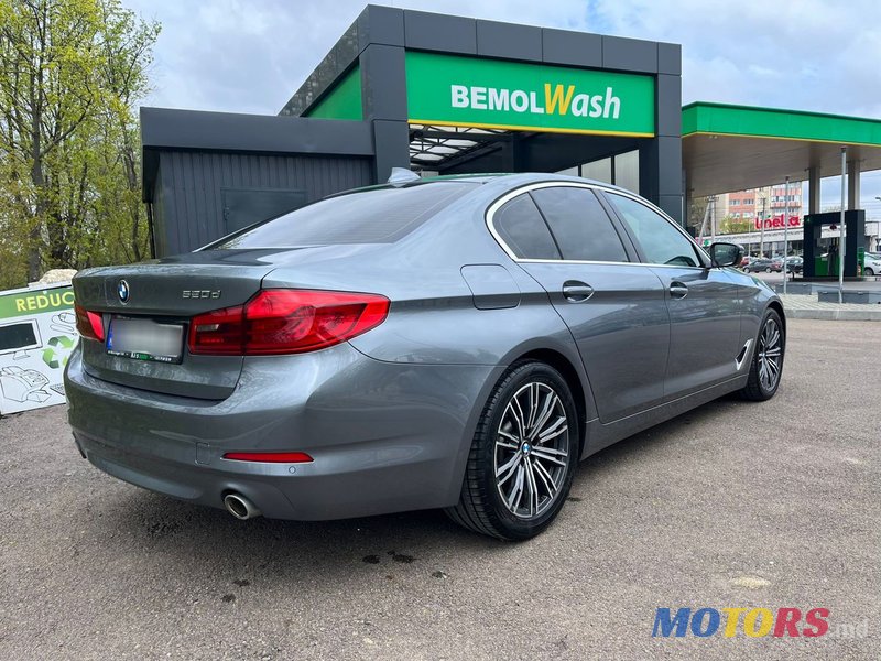 2017' BMW 5 Series photo #5