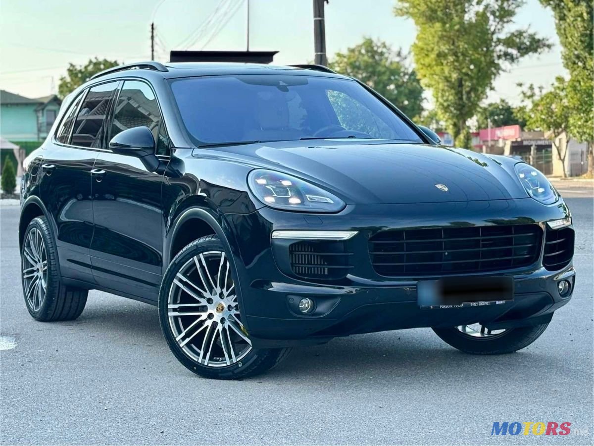 2015' Porsche Cayenne photo #3