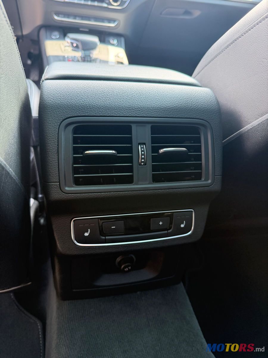 2020' Audi Q5 photo #5