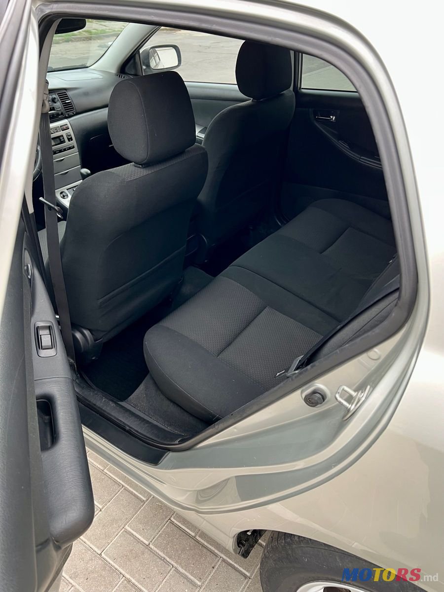 2005' Toyota Corolla photo #5