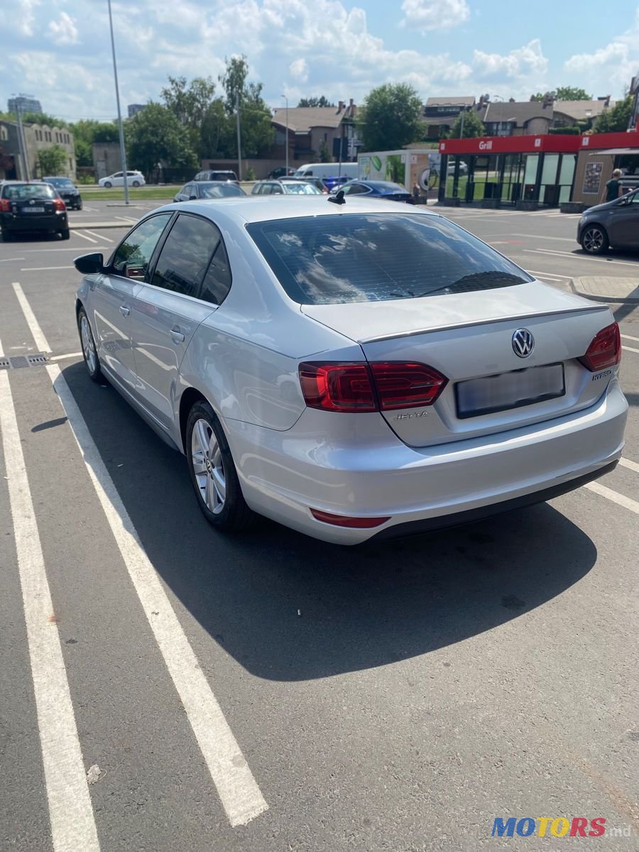 2012' Volkswagen Jetta photo #5