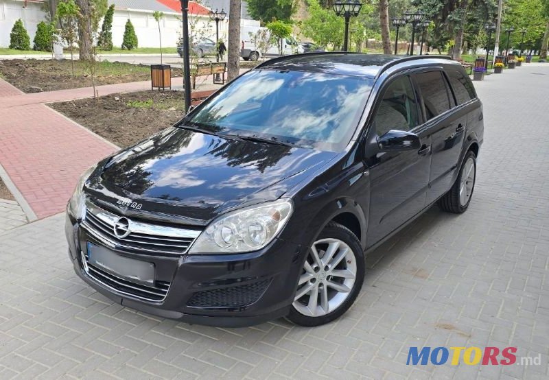 2008' Opel Astra photo #2