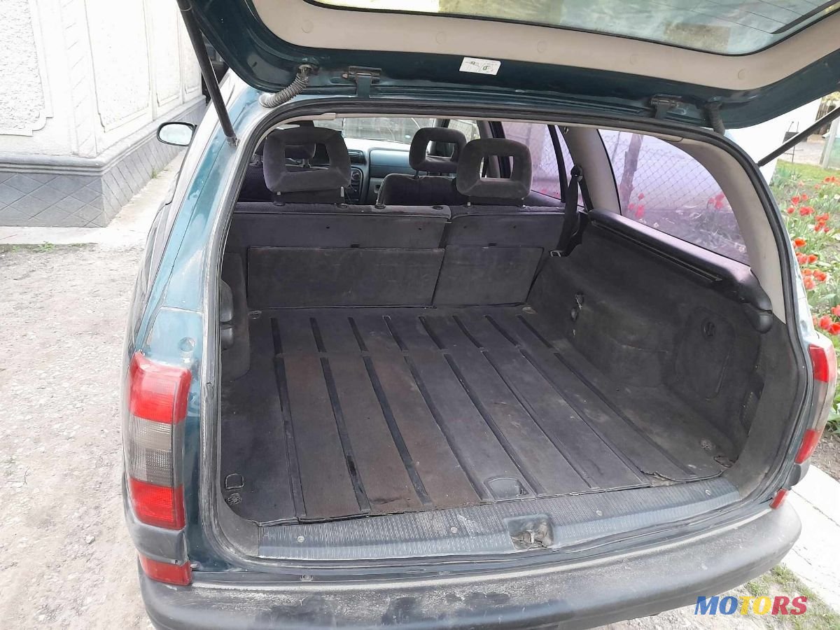 1995' Opel Omega photo #4