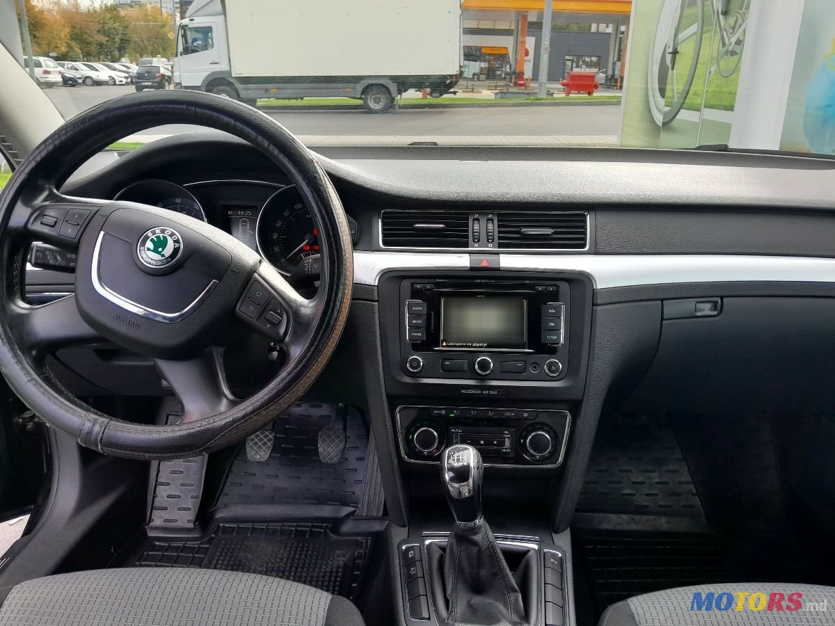 2010' Skoda Superb photo #5