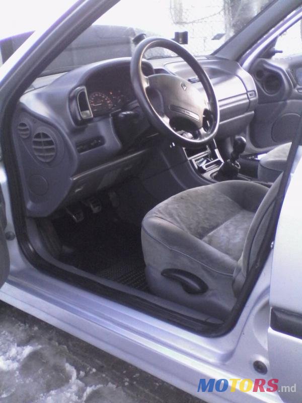 1994' Renault Laguna photo #3