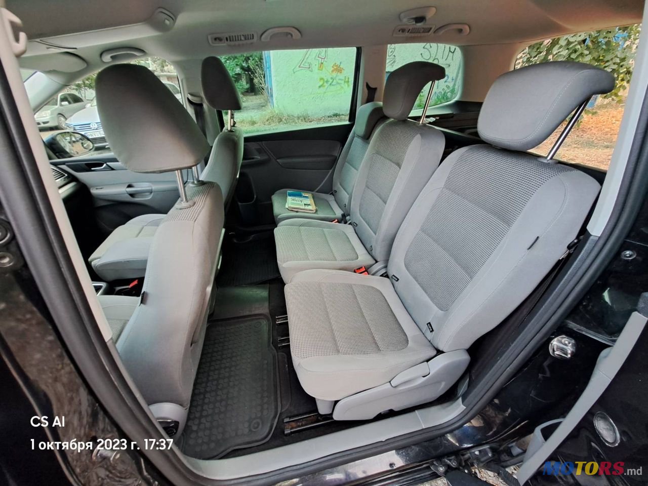 2011' Volkswagen Sharan photo #6