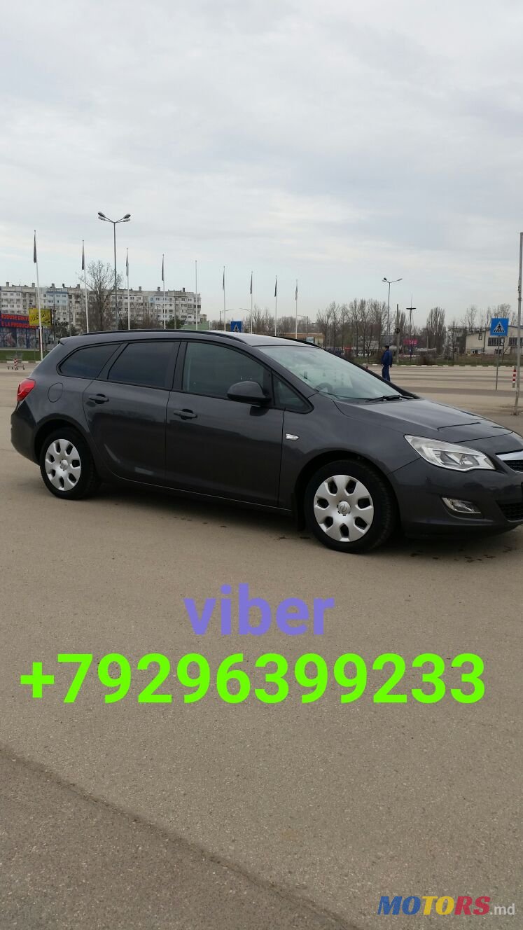 2012' Opel Astra J photo #6