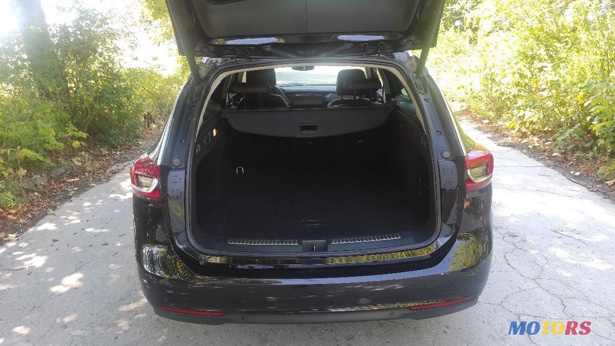 2019' Opel Insignia photo #5