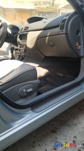 2002' Renault Laguna photo #4