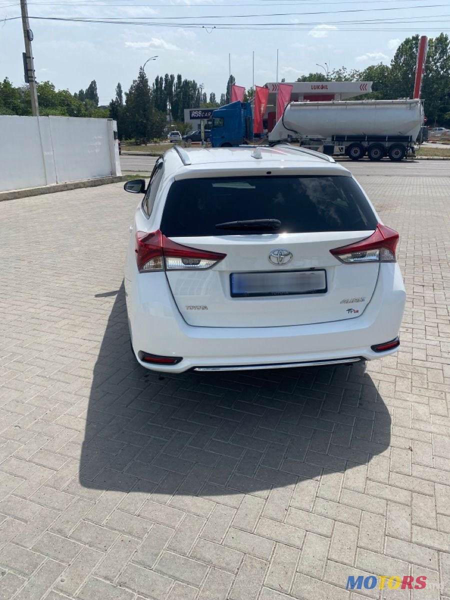 2016' Toyota Auris photo #2