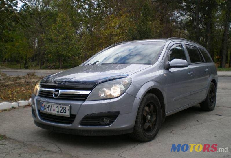 2005' Opel Astra photo #1