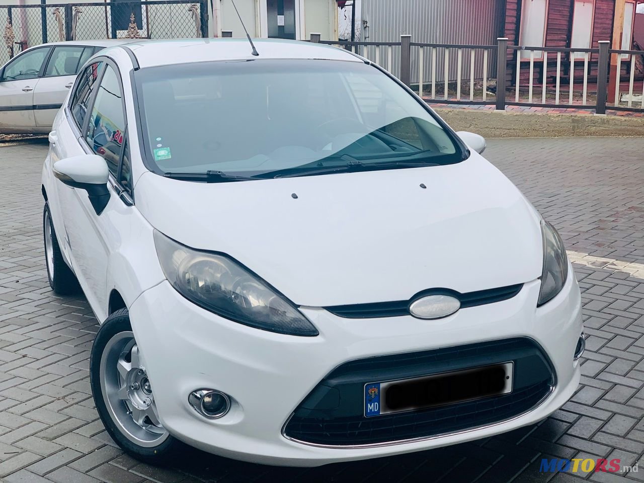 2009' Ford Fiesta 5D photo #2