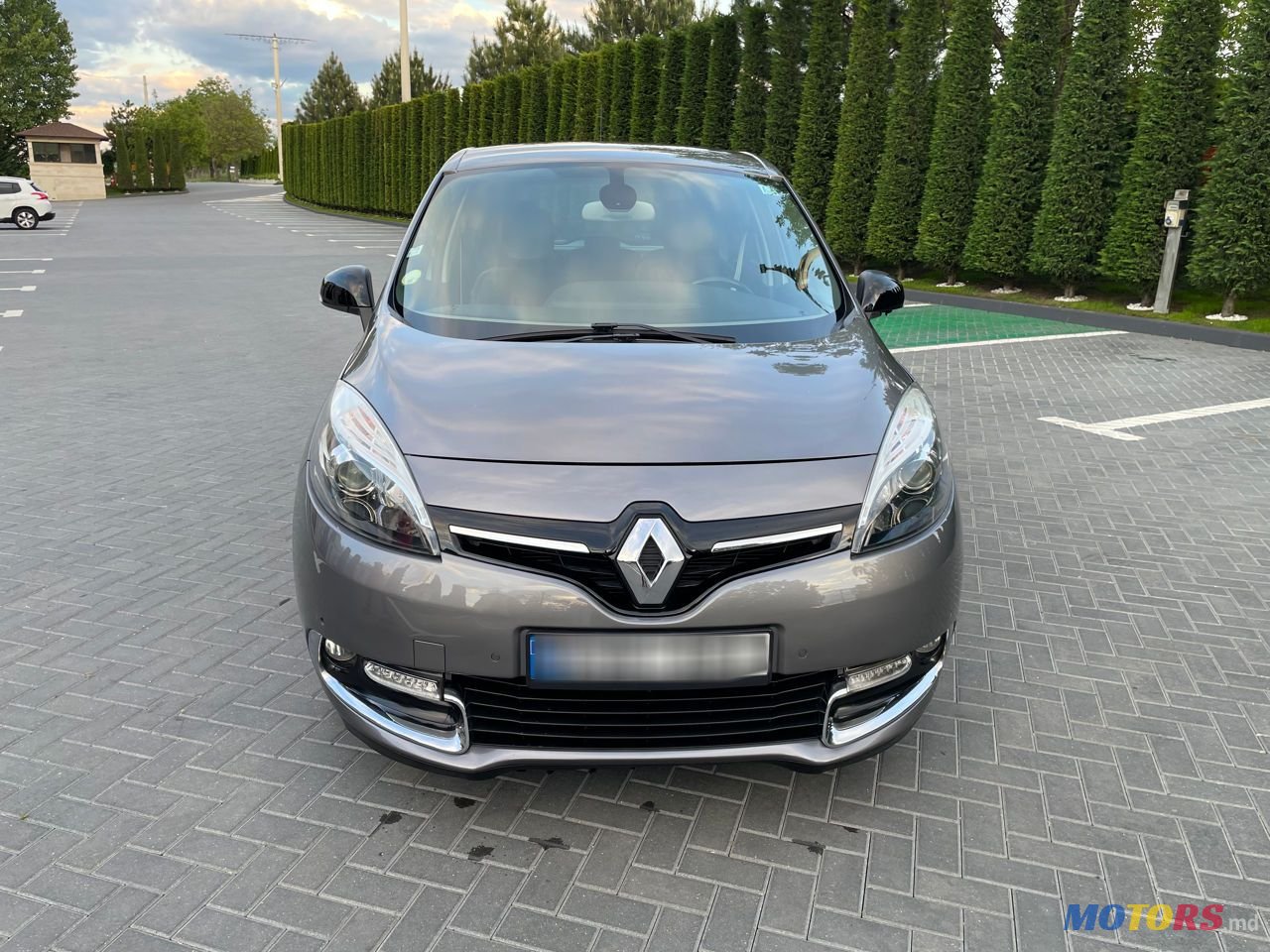 2015' Renault Scenic photo #3