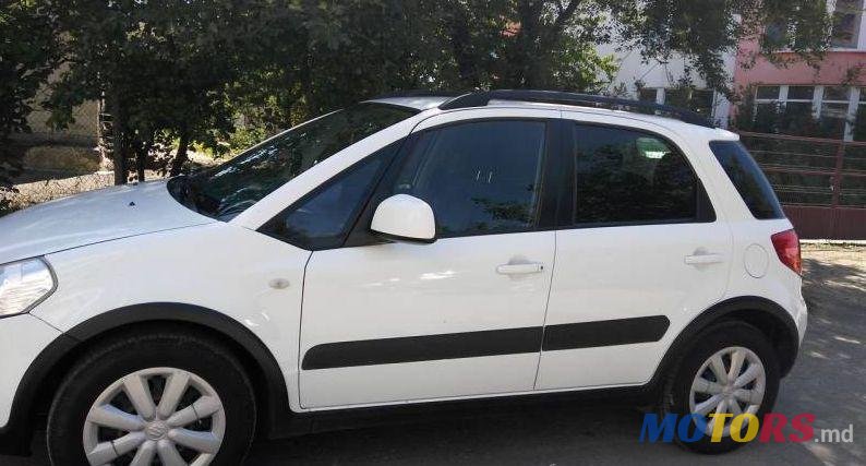 2014' Suzuki SX4 photo #1