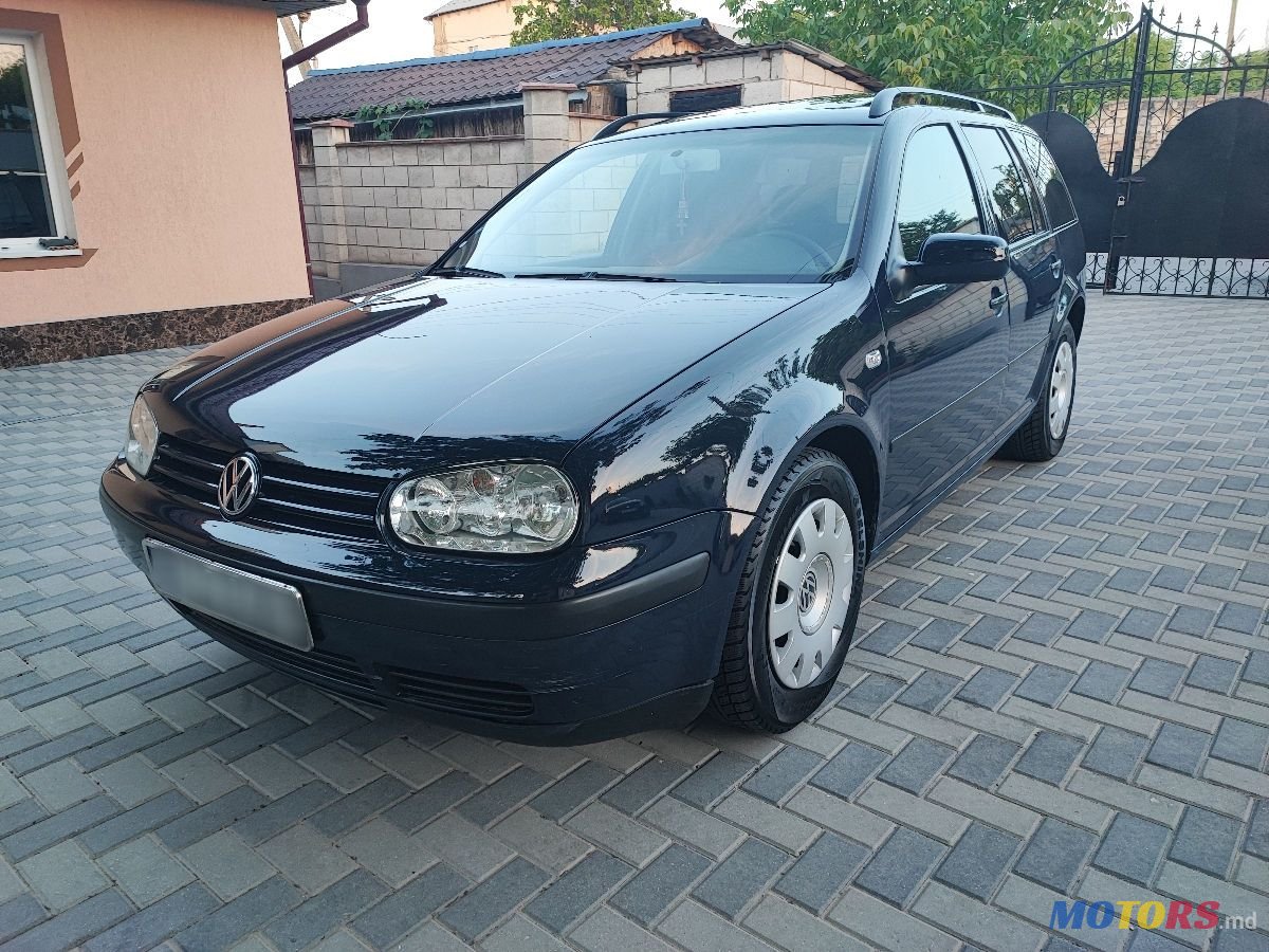 2003' Volkswagen Golf photo #1