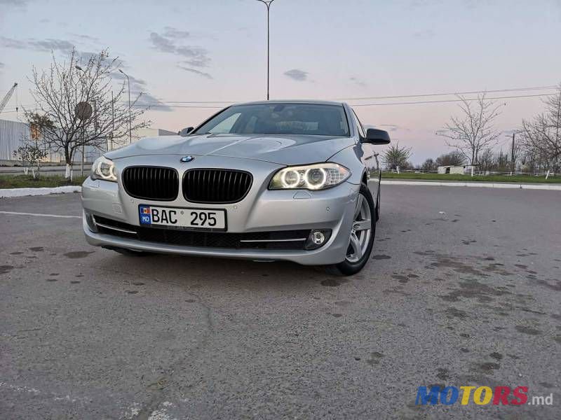 2012' BMW 5 photo #2