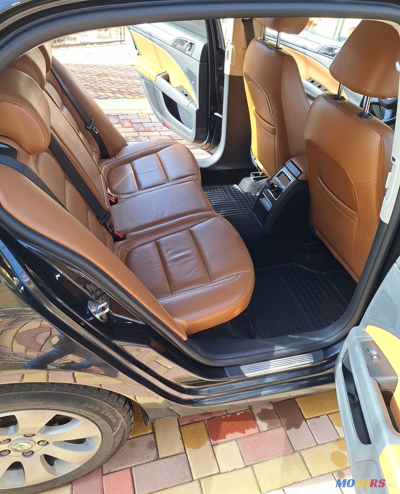 2012' Skoda Superb photo #5