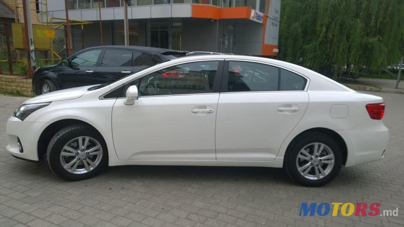 2013' Toyota Avensis photo #1
