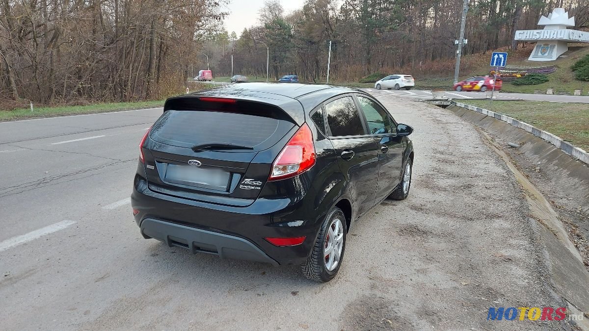 2013' Ford Fiesta photo #3
