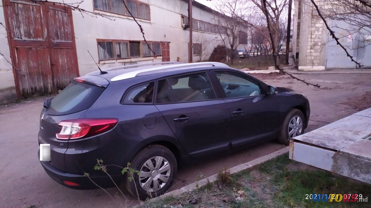 2012' Renault Megane photo #3