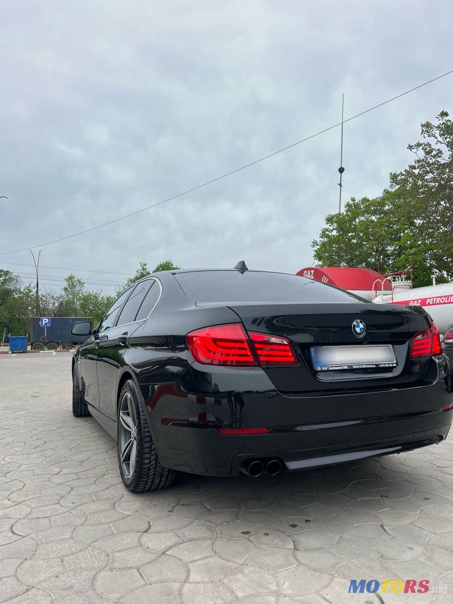 2010' BMW 5 Series photo #5