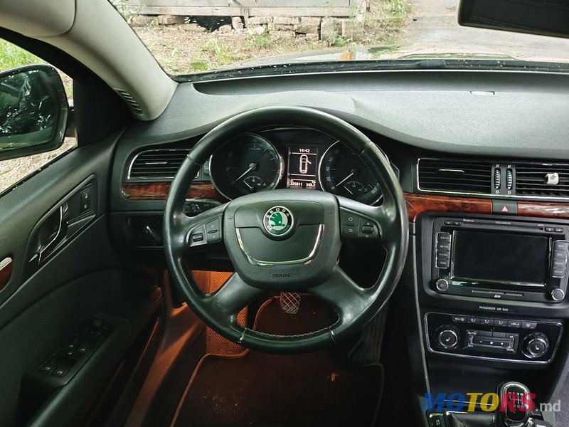2010' Skoda Superb photo #5