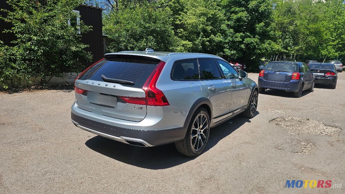2019' Volvo V90 Cross Country photo #4