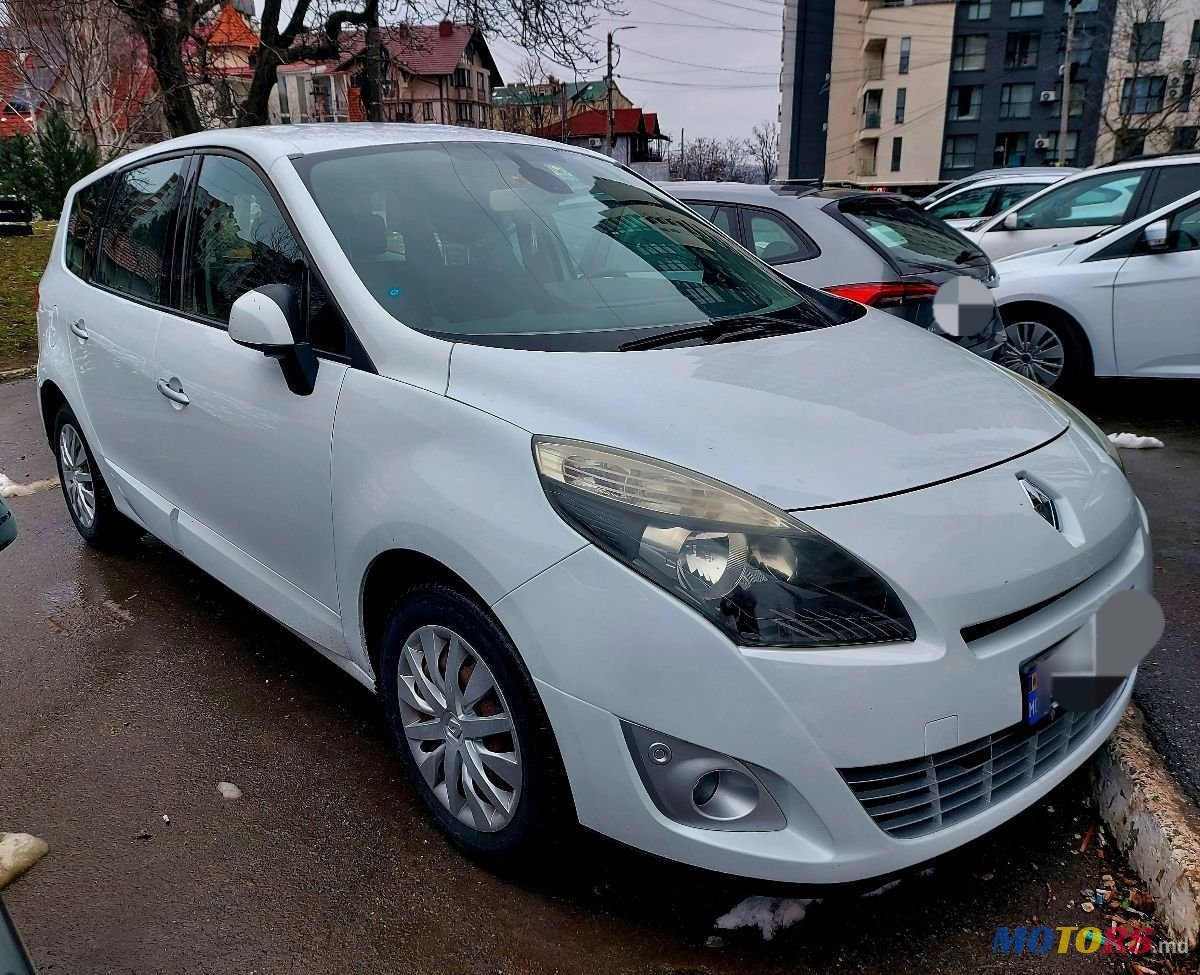 2011' Renault Grand Scenic photo #4