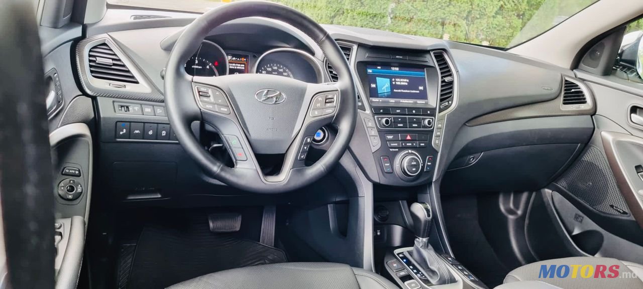 2016' Hyundai Santa Fe photo #5