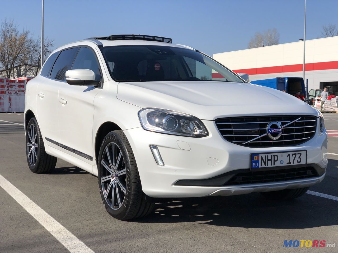 2017' Volvo XC60 photo #2
