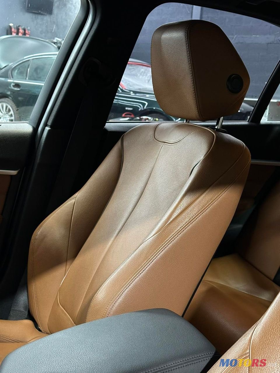 2016' BMW 3 Series photo #3