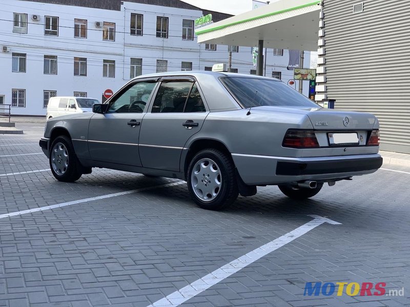 1992' Mercedes-Benz Series (W124) photo #2