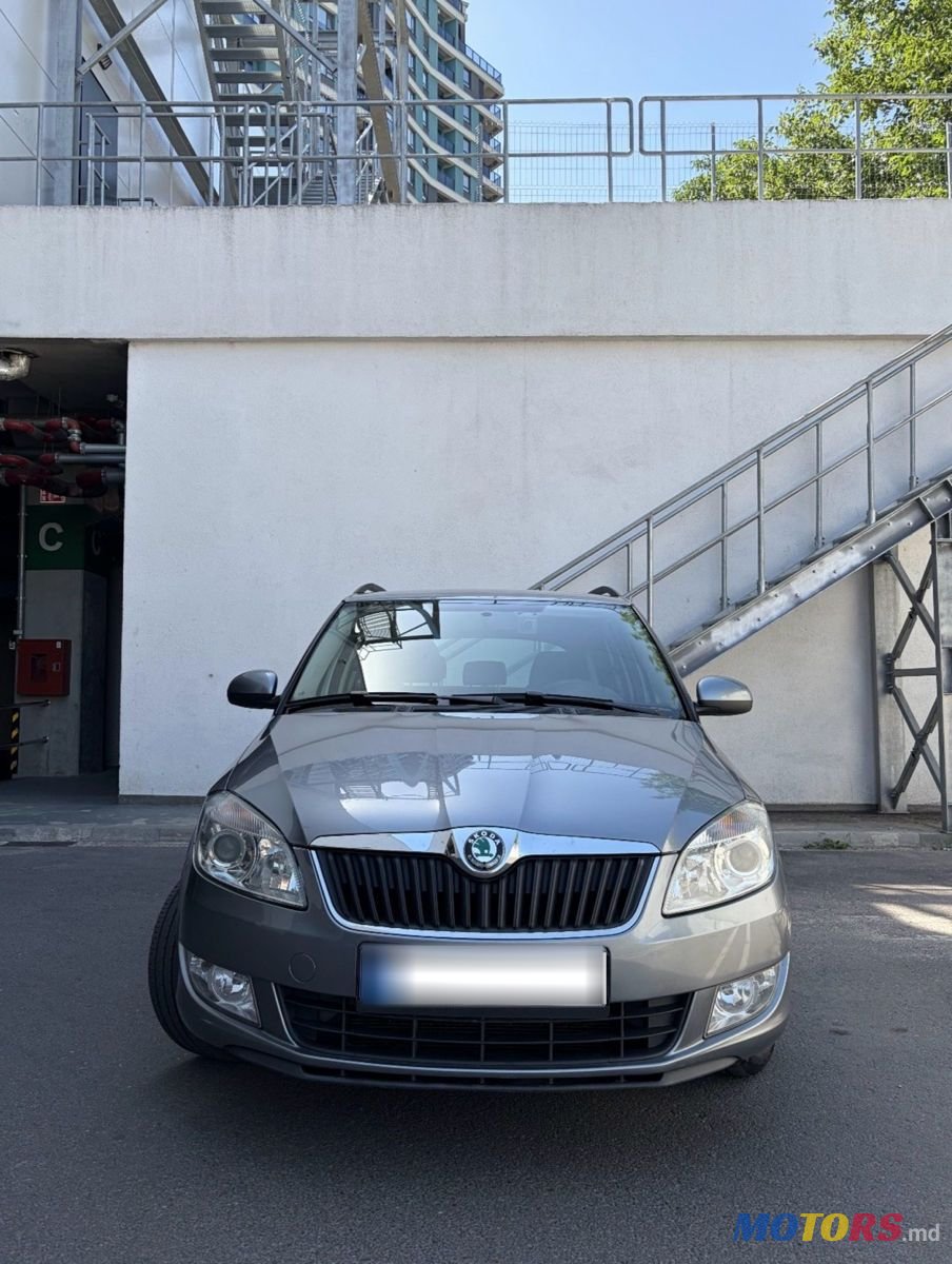2012' Skoda Fabia photo #2